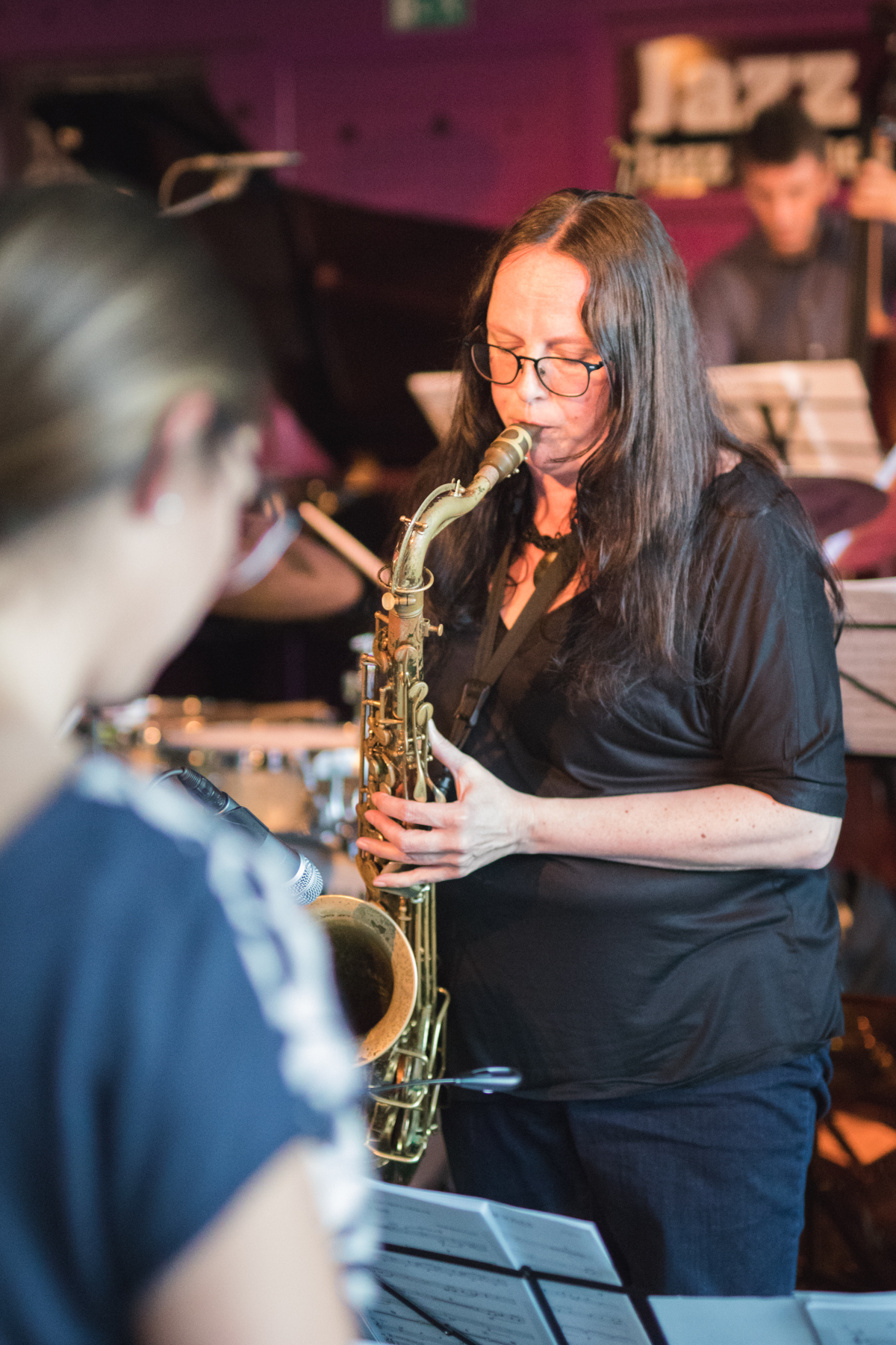 Suzanne Higgins na koncertě Concept Art Orchestra (2019) / Foto Jan Mazura