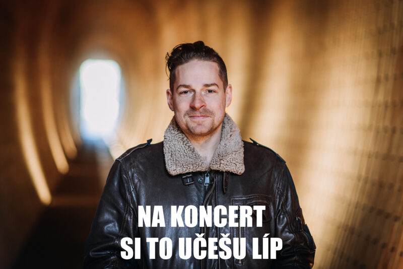 Vít Křišťan – meme k projektu Concept Art Orchestra & Helge Sunde: Music for Lights and Shadows (foto Ondřej Šuran, text Jan Mazura)